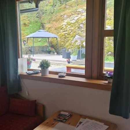 Kvamsdal 3 בית הארחה איידפיורד